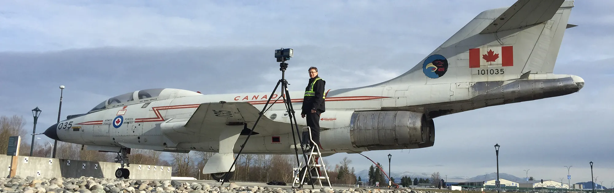Laser tracker set up for an on-site dimensional survey